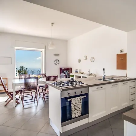 Sea View House בית נופש *