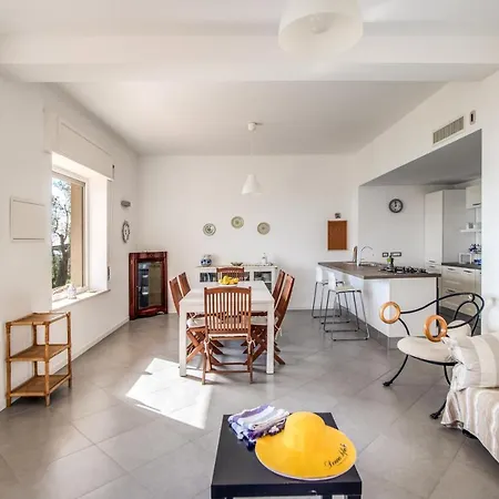 בית נופש Sea View House *